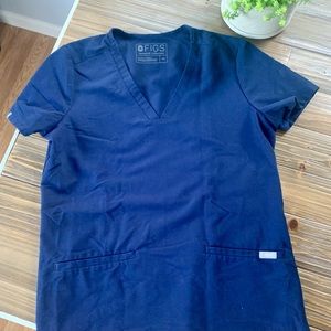 FIGS Casma Three Pocket Scrub Top